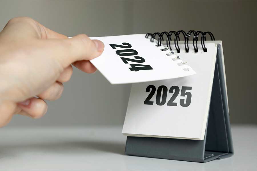 Calendar being flipped from 2024 to 2025